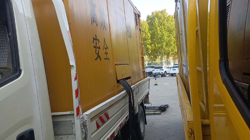 牟定如何判断柴油发电机组和UPS电源的切换时间是否符合要求?