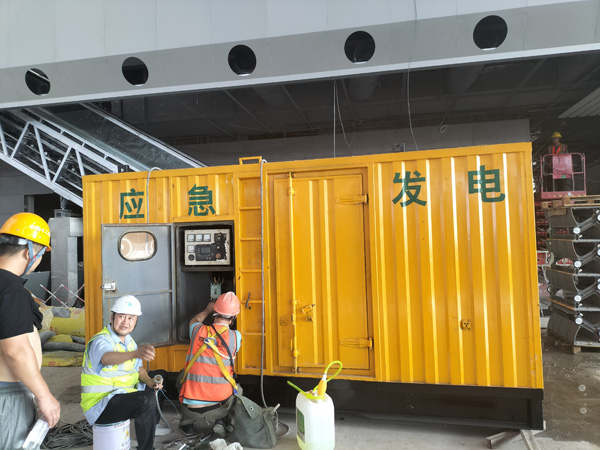 牟定怎样判断空气滤清器是否需要更换？